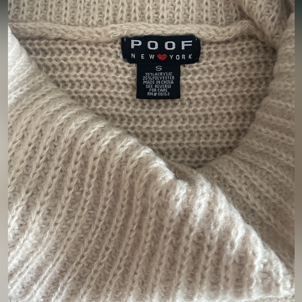 ⭐️POOF Women’s size Small Neutral color Sweater